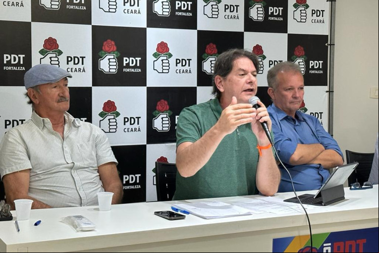 ￼FLÁVIO Torres, Cid Gomes 
e André Figueiredo