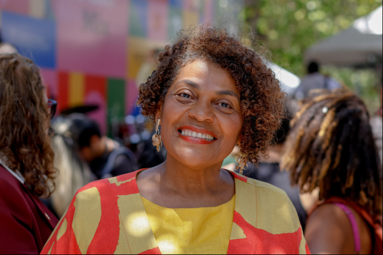 FORTALEZA-CE, BRASIL, 09-11-2023: Zelma Madeira, secretária da Igualdade Racial do Estado. Ministro Sílvio de Almeida Encontros Universitários UFC. O ministro dos Direitos Humanos e Cidadania, Silvio Almeida, participa da palestra "Incluir para educar, educar para incluir" da edição 2023 dos Encontros Universitários da Universidade Federal do Ceará. (Foto: Aurelio Alves/O Povo) FORTALEZA-CE, BRASIL, 09-11-2023: Zelma Madeira, secretária da Igualdade Racial do Estado. Ministro Sílvio de Almeida Encontros Universitários UFC. O ministro dos Direitos Humanos e Cidadania, Silvio Almeida, participa da palestra "Incluir para educar, educar para incluir" da edição 2023 dos Encontros Universitários da Universidade Federal do Ceará. (Foto: Aurelio Alves/O Povo)