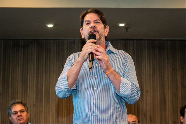 Cid Gomes comanda reunião com aliados no PDT