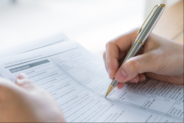 A remuneração inicial é de R$ 9.465,28, correspondendo ao salário nominal de RS 8.230,68 mais gratificação de R$ 1.234,60, para uma jornada de 40 horas semanais