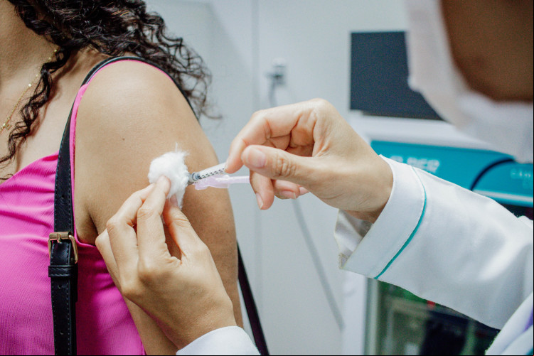 Campanha de Vacinação da Vacina Bi valente de Covid-19 no Vapt-Vupt de Messejana em dezembro de 2023