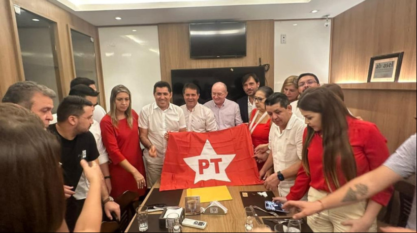 ￼Evandro Leitão pediu para se filiar ao PT em reunião com executiva e parlamentares