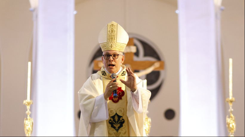Fortaleza, CE, BR 15.12.23 - Dom Gregório Paixão, novo arcebisto de Fortaleza preside a primeira missa na Catedral metropolitana de Fortaleza (Aurélio Alves/OPOVO)