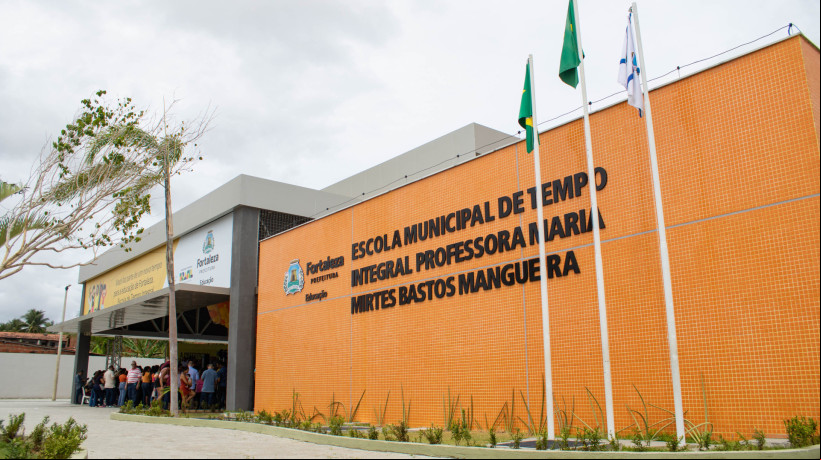 Fachada da Escola de Tempo Integral (ETI) Professora Maria Mirtes Bastos Mangueira a inauguração em dezembro de 2023
