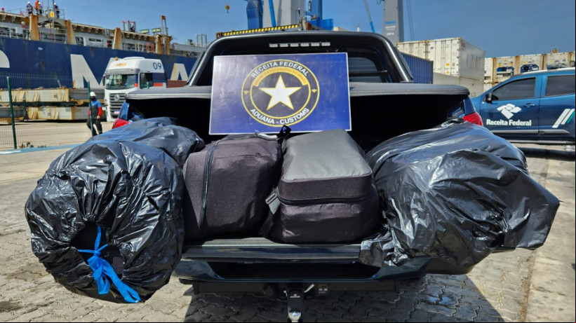 Cerca de 140 kg de cocaína com destino à França foram apreendidos no Porto do Mucuripe, em Fortaleza