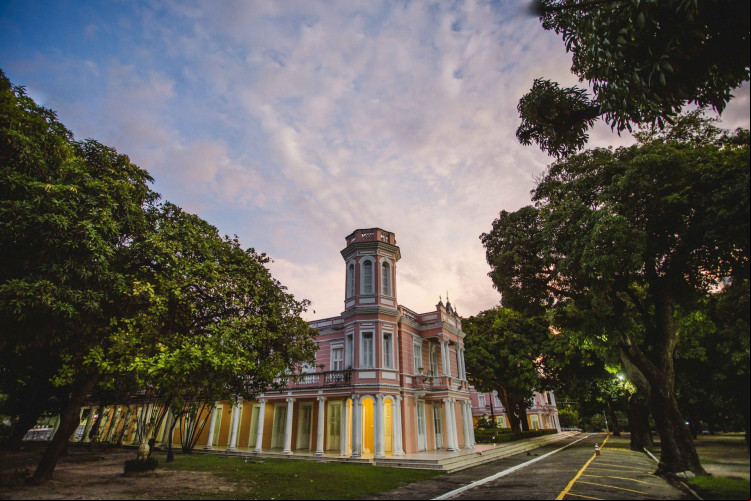 Prédio da Reitoria da Universidade Federal do Ceará (UFC)