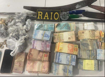 Dinheiro estava em uma mochila portada pelos dois 