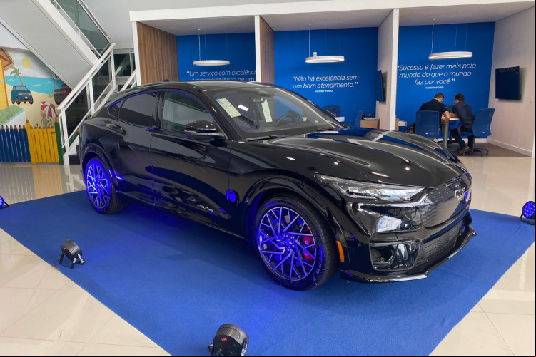 Mustang Mach-E é o primeiro SUV esportivo elétrico da Ford