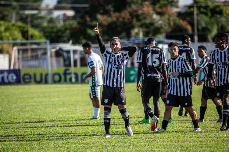 Caio Rafael foi o autor do primeiro gol do Ceará na goleada por 4 a 2 sobre o Gama pela Copinha
