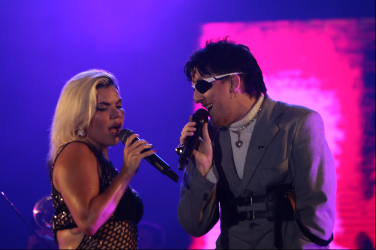 Duda Beat cantou ao lado do cearense Getúlio Abelha na última noite do Festival Férias na PI 2024 Duda Beat cantou ao lado do cearense Getúlio Abelha na última noite do Festival Férias na PI 2024