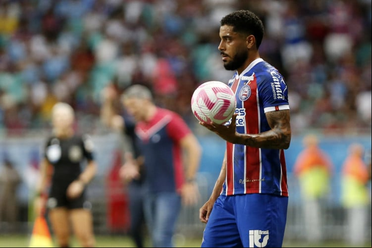 Lateral-esquerdo Matheus Bahia no jogo Bahia x Fortaleza, na Fonte Nova, pelo Campeonato Brasileiro Série A 2023