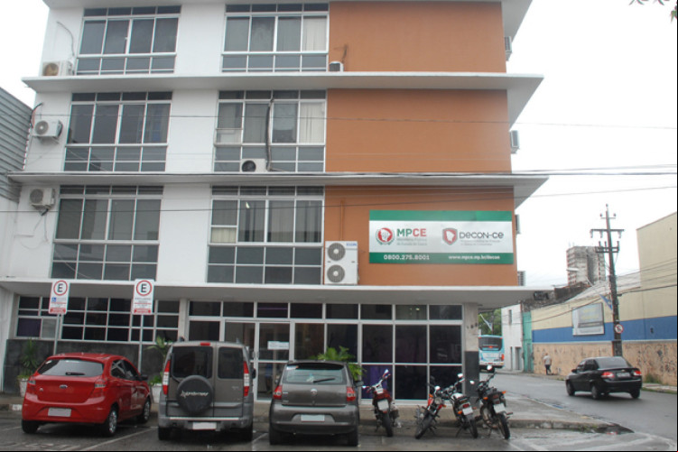 Fachada da sede do Programa Estadual de Proteção e Defesa do Consumidor (Decon)