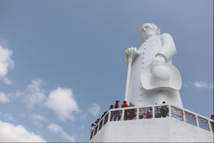 Imagem de apoio ilustrativo: Estátua de Padre Cícero, no Horto, em Juazeiro do Norte