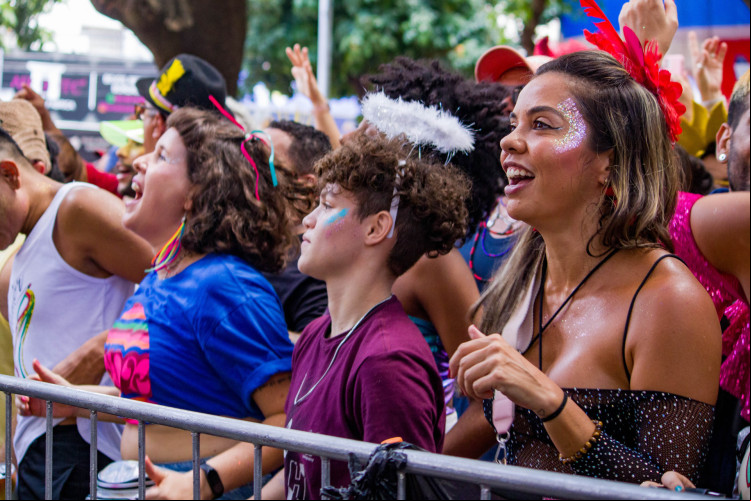 Lembre-se de descansar o suficiente para aproveitar a folia