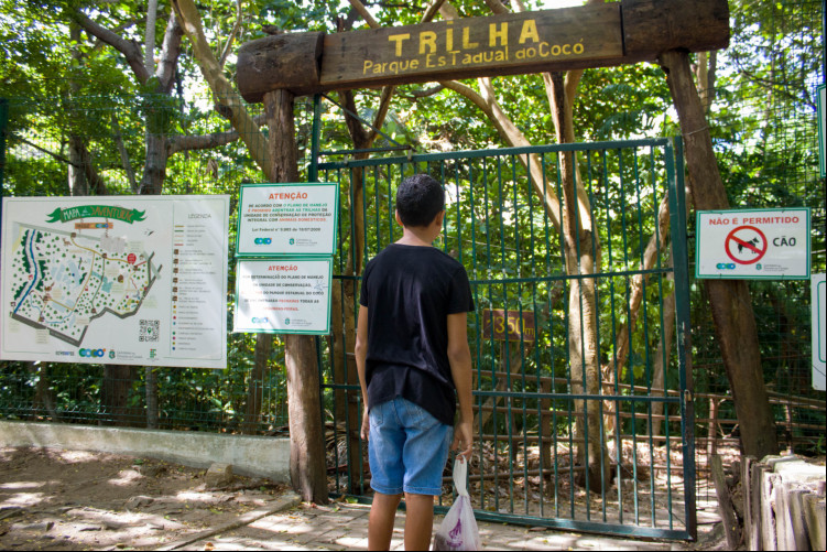 FORTALEZA, CEARÁ, BRASIL, 21-01-2024: Programação e movimentação de pessoas no Parque do Cocó no domingo pós incêndio e com as trilhas fechadas. (Foto: Samuel Setubal)