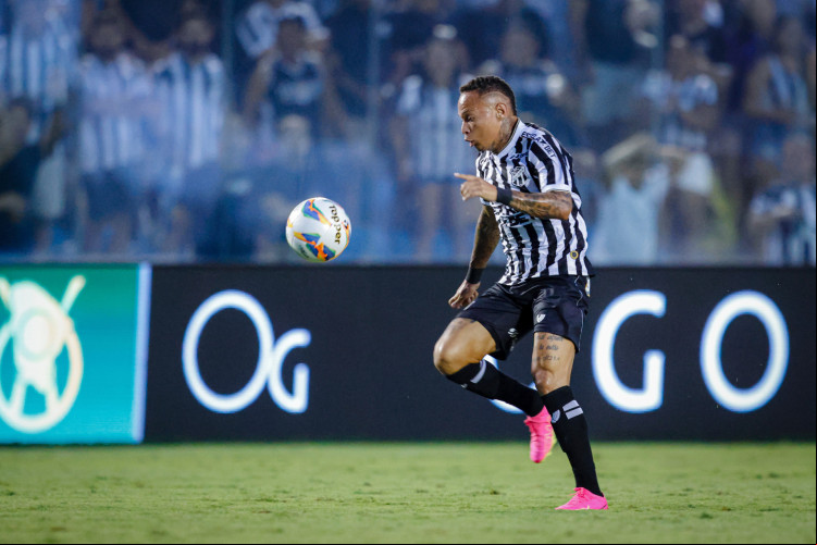 FORTALEZA-CE, BRASIL, 27-01-2023: Ceará e Floresta, partida pelo campeonato cearense, no Estadio Presidente Vargas. (Foto: Aurélio Alves/O Povo)