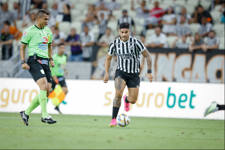 FORTALEZA, CEARÁ, BRASIL- 08.02.2024: Recalde. Ceará x Caucaia, pelo campeonato cearense, na Arema Castelão. (Foto: Aurélio Alves/ O POVO)