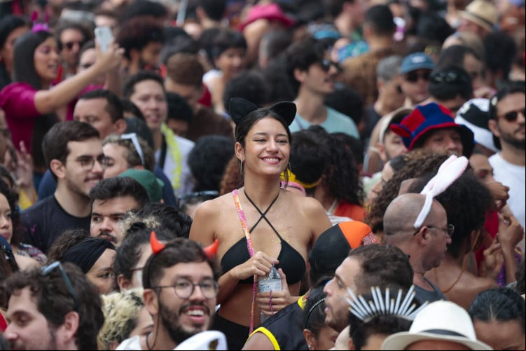 Fortaleza, CE, BR 13.02.24 - Último dia de Carnaval na praça da Gentilândia, no Bairro Benfica (Fco Fontenele/OPOVO)