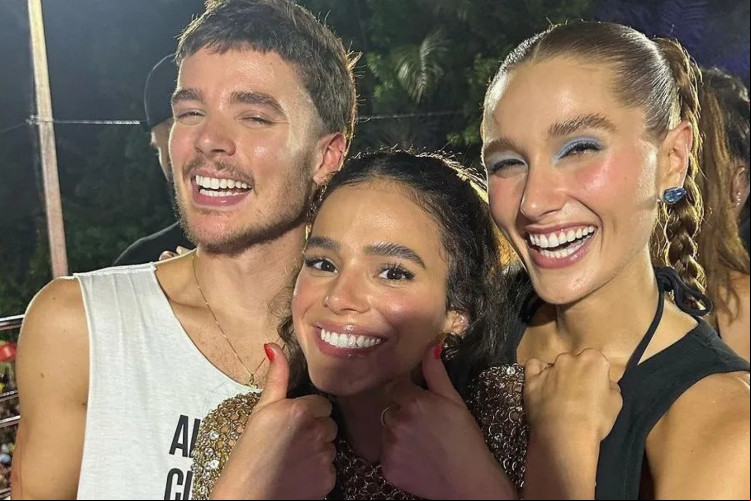 João Lucas acompanhado de Sasha Meneghel e Brunza Marquezine