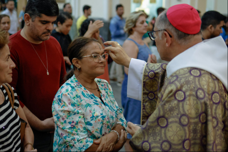FORTALEZA, CEARÁ, BRASIL- 14.02.2024: Missa quarta-feirade cinzas, na Catedral da Sé de Fortaleza, presidida por Dom Gregório. (Foto: Aurélio Alves/ O POVO)