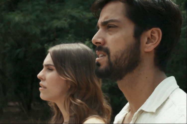 José Venâncio e Buba estão cada vez mais envolvidos no romance