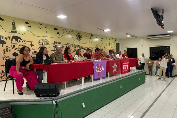 PT se reuniu nesta quarta e aprovou que o candidato será escolhido em encontro