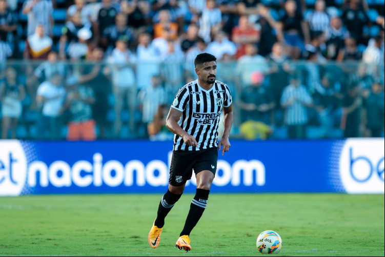 Ramon Menezes se firmou na zaga do Vovô e já tem dois gols em 2024