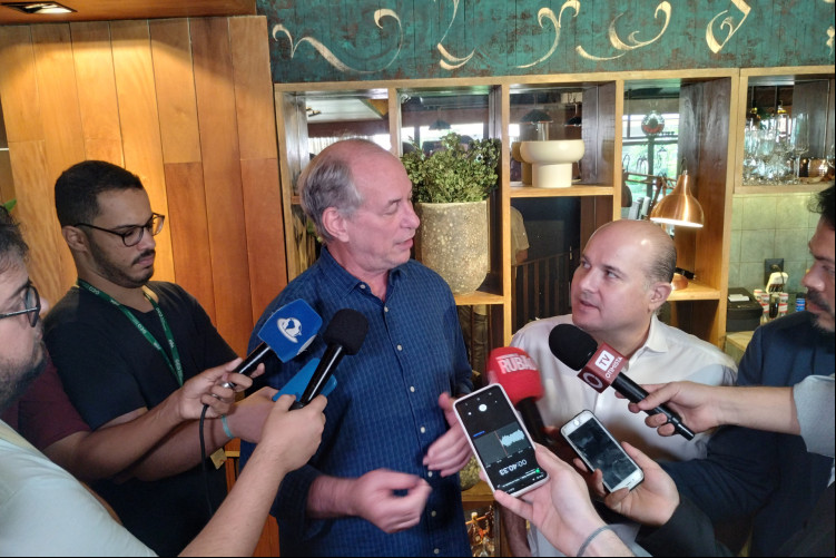 CIRO Gomes, Roberto Cláudio, José Sarto se reuniram com lideranças do PDT e aliados