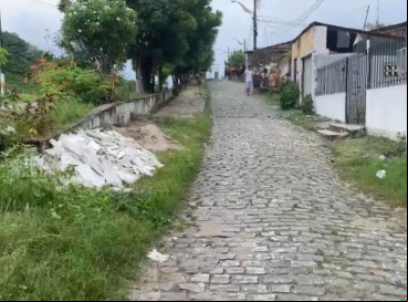 Local da ocorrência que deixou uma pessoa morta, além de uma criança e uma professora feridas 