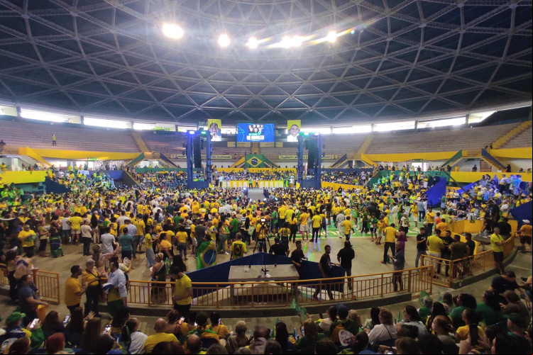 Evento com Bolsonaro é marcado por furto de celulares e reclamações da segurança: