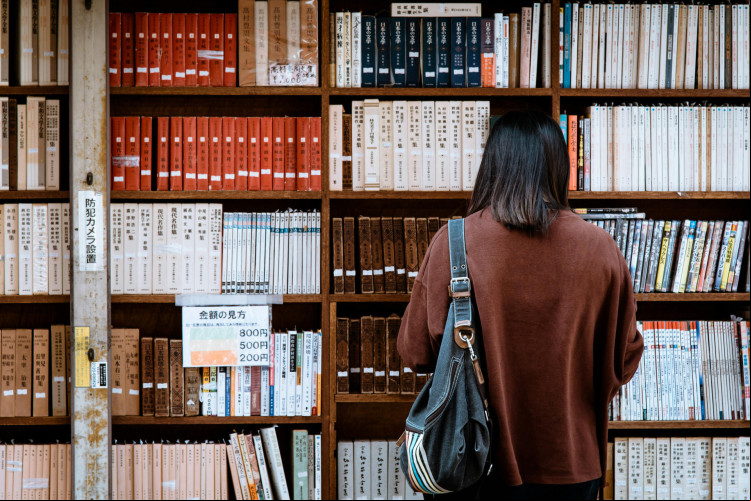 Venda de livros crescem no Brasil pela primeira vez desde 2023