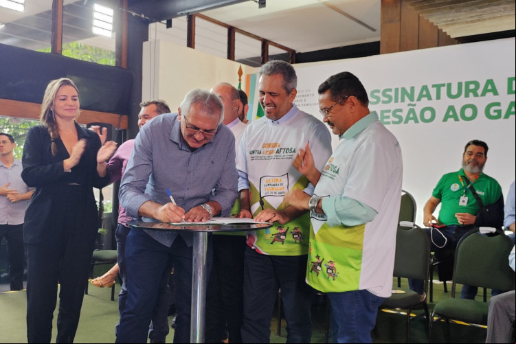 Gestores municipais assinam adesão para o programa Garantia Safra 2023-2024