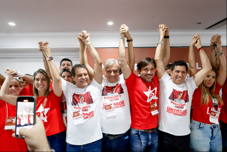 Encontro do PT para escolheu Evandro como candidato para prefeitura de Fortaleza.