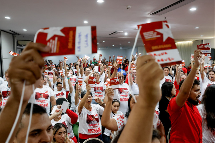 Delegados do PT escolhem Evandro Leitão candidato a prefeito de Fortaleza Delegados do PT escolhem Evandro Leitão candidato a prefeito de Fortaleza