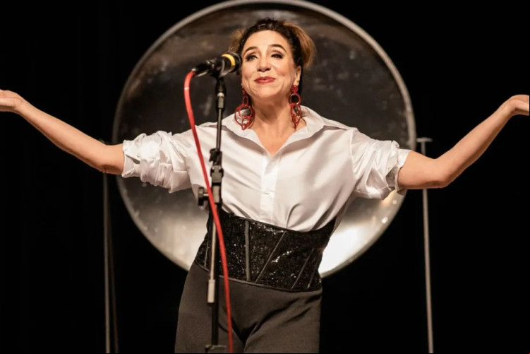 Com Marisa Orth, monólogo