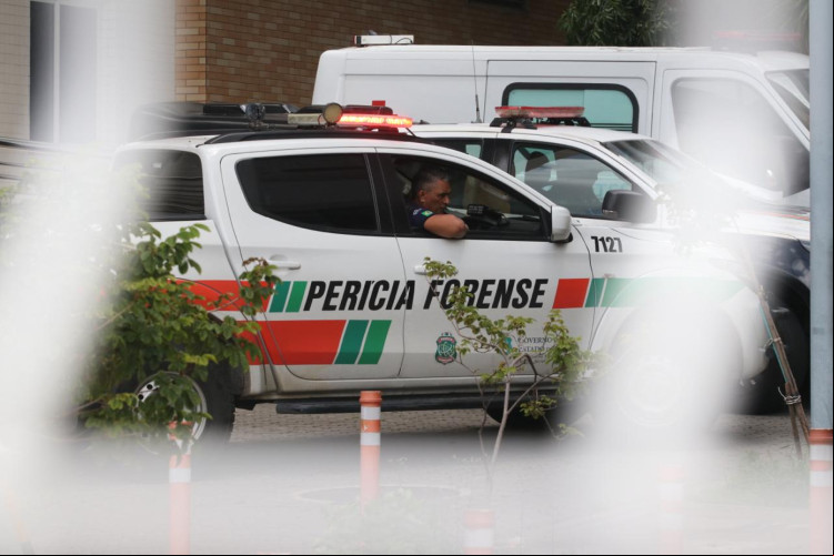 Perícia Forense no Instituto Doutor José Frota (IJF), no Centro de Fortaleza, Ceará, após morte de funcionário dentro do hospital