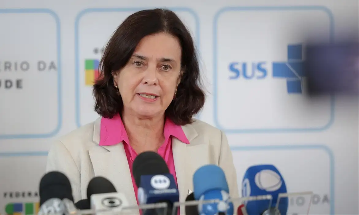Nísia Trindade, demitida do Ministério da Saúde