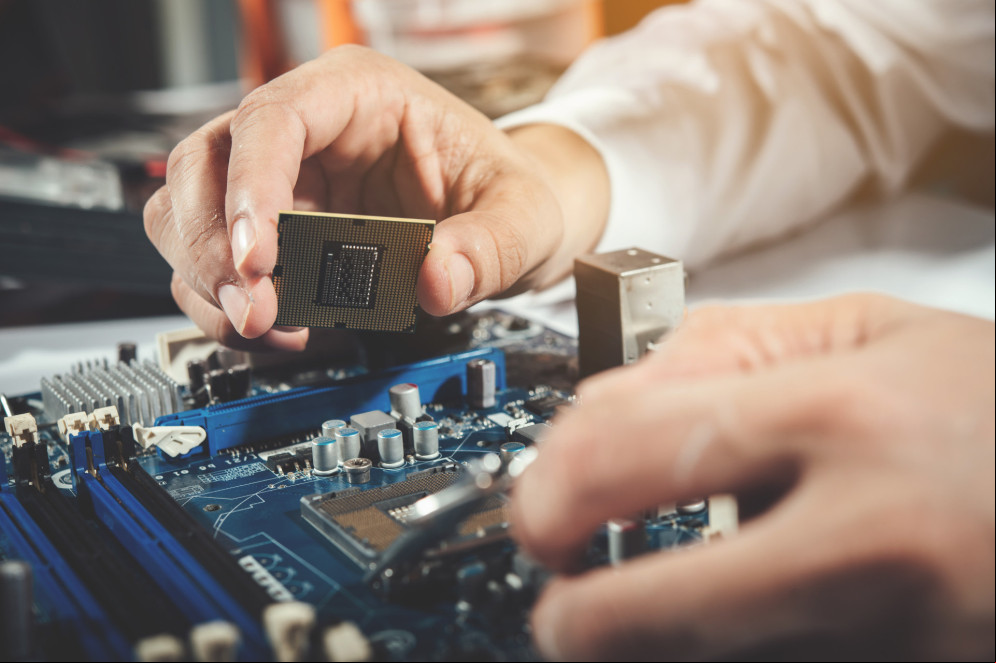 Alguns notebooks permitem que o usuário tenha um HD e um SSD simultaneamente