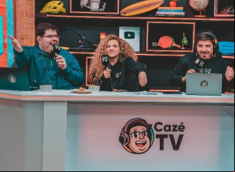Canal no YouTube e retransmitido na Twitch, a CazéTV é especializada na transmissão de eventos esportivos.