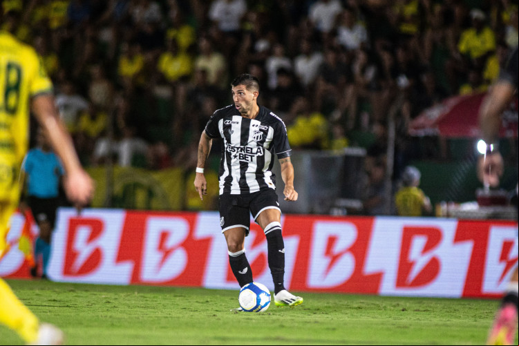 Meia Lucas Mugni deve ser novamente titular na equipe do treinador Léo Condé