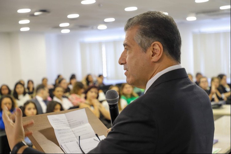 Evento realizado no auditório da Escola Superior do Ministério Público do Ceará (MPCE), em Fortaleza, contou com palestra do procurador de Justiça, Sávio Bittencourt