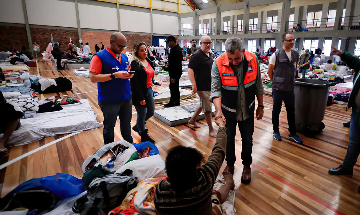 Porto Alegre tem mais de 9 mil pessoas em abrigos
