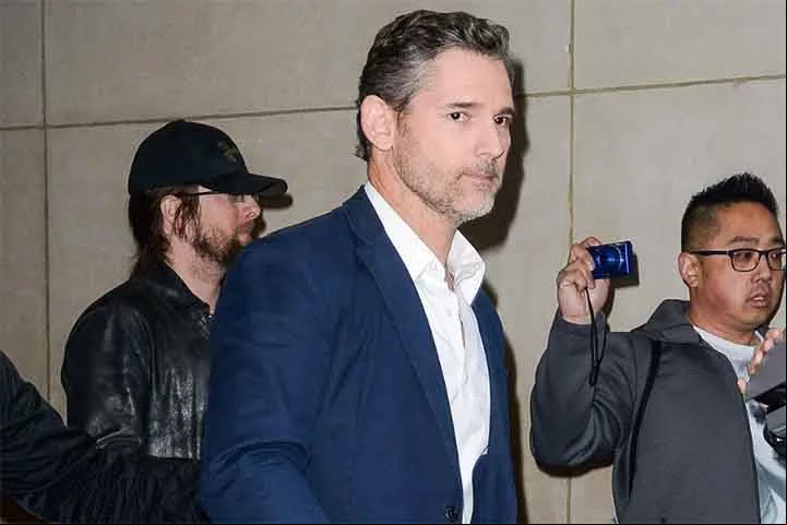 Eric Bana é o mais novo de dois filhos. O ator tornou-se conhecido na Austrália, precisamente, por causa do humor. Primeiramente, com a atuação na série Full Frontal, em 1997. Além disso, co-produziu o programa The Eric Bana Show; em 2000.