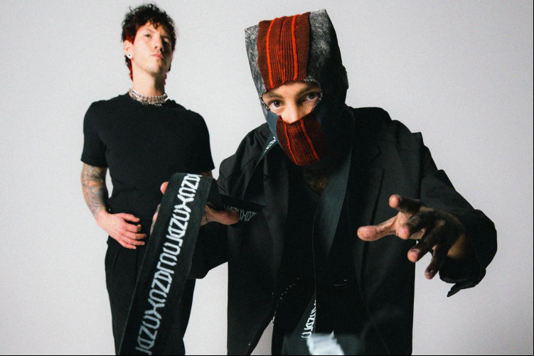 Twenty One Pilots é um duo formado por Tyler Joseph e Josh Dun; banda retorna ao Brasil para shows em 2025