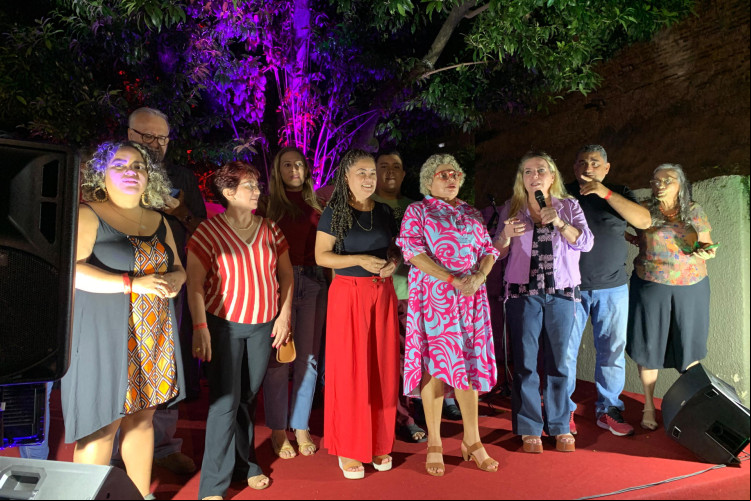 LUIZIANNE e apoiadores em evento do Campo de Esquerda do PT