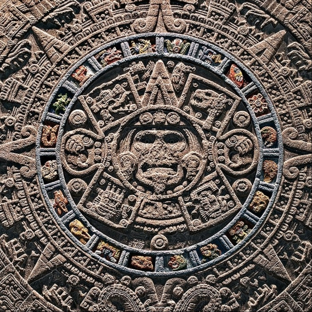 A cultura asteca, porém, é preservada em numerosos patrimônios que revelam suas crenças e sua perícia. Esse povo se estabeleceu no território e teve seu auge entre 1324 e 1521. Deixou construções marcantes no país