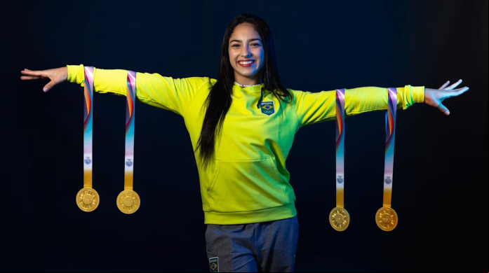 Com somente 2018 anos, Julia Soares já é atleta profissional desde 2018 e já coleciona diversos títulos Com somente 2018 anos, Julia Soares já é atleta profissional desde 2018 e já coleciona diversos títulos