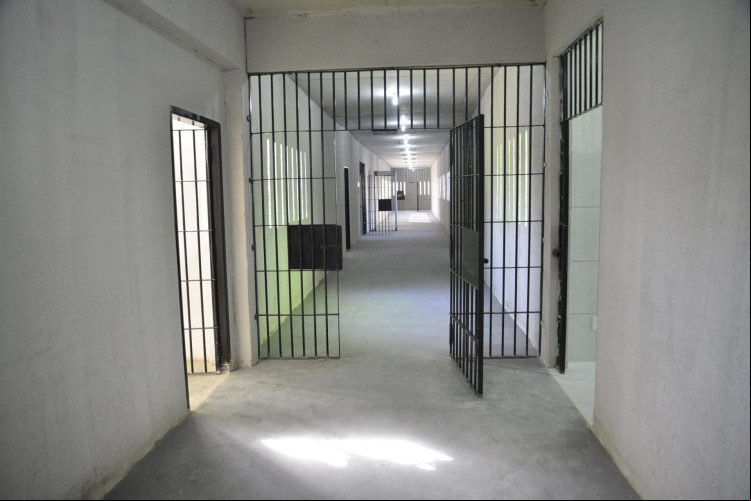 Policial penal efetuou disparos de bala de borracha que atingiram quatro presos na Unidade Prisional Sobreira Amorim, em Itaitinga