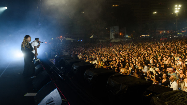 Baco Exu do Blues entoa sucessos e agita multidão com críticas sociais em show no TIM Music Rio de 2024 Baco Exu do Blues entoa sucessos e agita multidão com críticas sociais em show no TIM Music Rio de 2024
