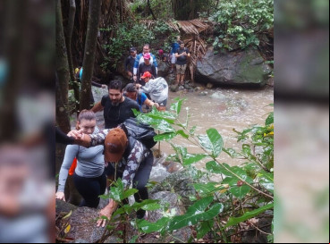 Grupo conseguiu terminar a trilha após redução do nível das águas 